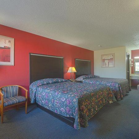 Regency Inn & Suites By Oyo Bay City Tx Exteriör bild