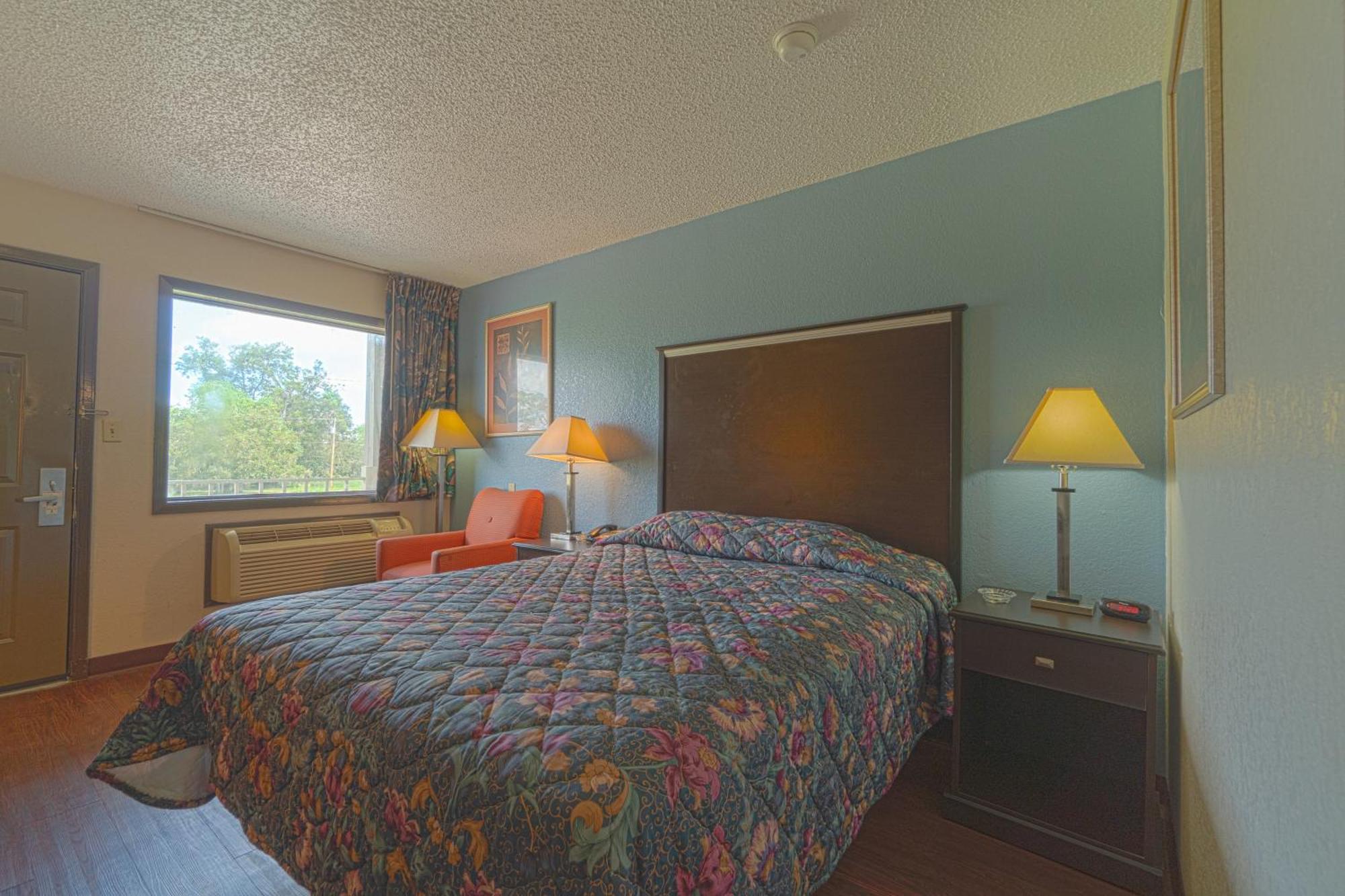 Regency Inn & Suites By Oyo Bay City Tx Exteriör bild