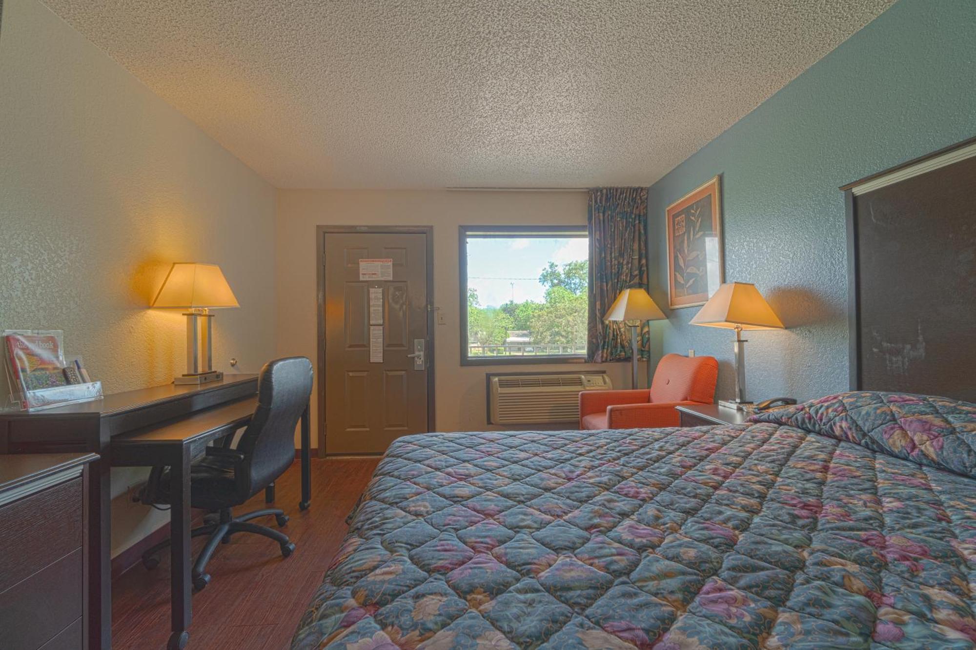 Regency Inn & Suites By Oyo Bay City Tx Exteriör bild