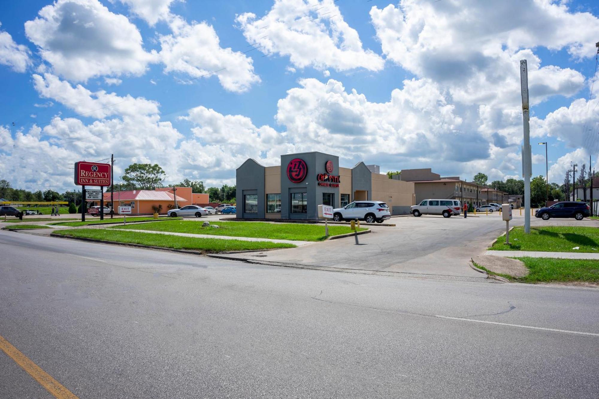 Regency Inn & Suites By Oyo Bay City Tx Exteriör bild